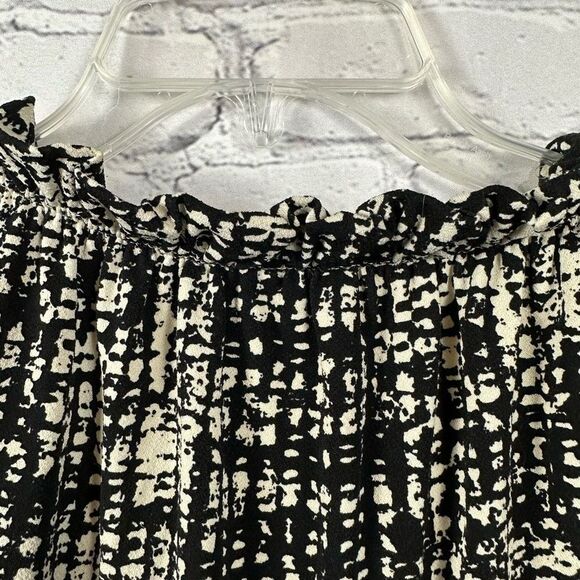 Banana Republic Women’s Sleeveless Ruffle Collar Shell Shirt Black & Tan M - Picture 6 of 8